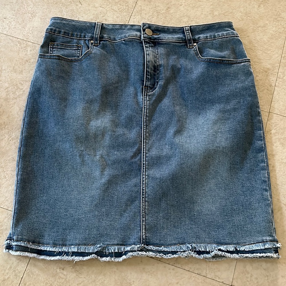 Denim skirt NWT